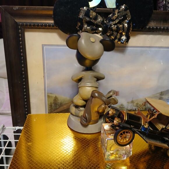 Vintage Walt Disney Mickey Golfer + Model T Showcase Duo – Disney Collectible Me - Picture 4 of 8